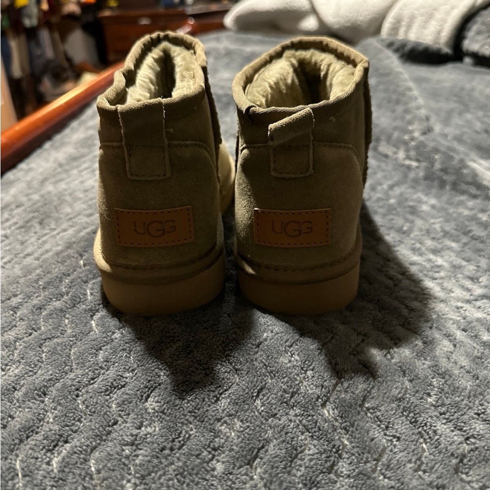 NEW UGG’S